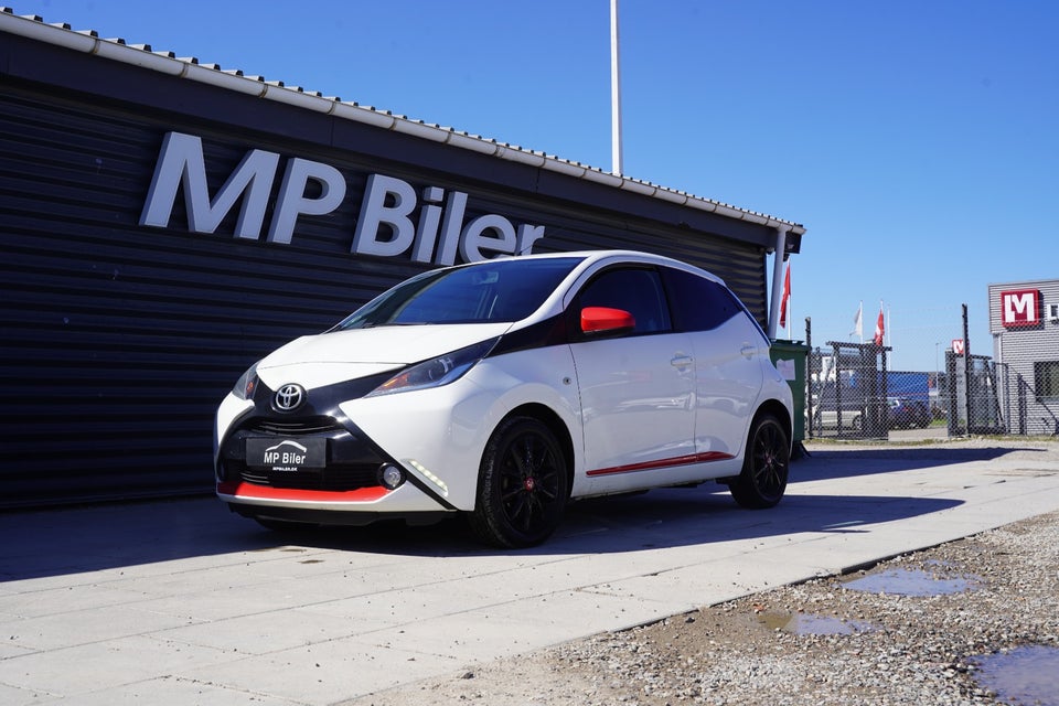 Toyota Aygo 1,0 VVT-i x-press 5d