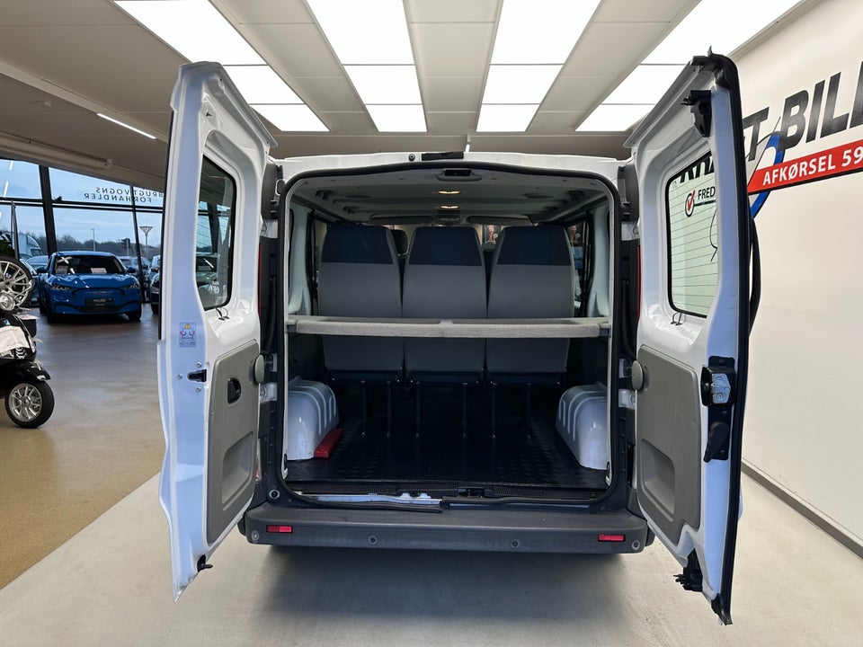 Renault Trafic T29 2,0 dCi 115 L1H1 Kombi aut. 4d