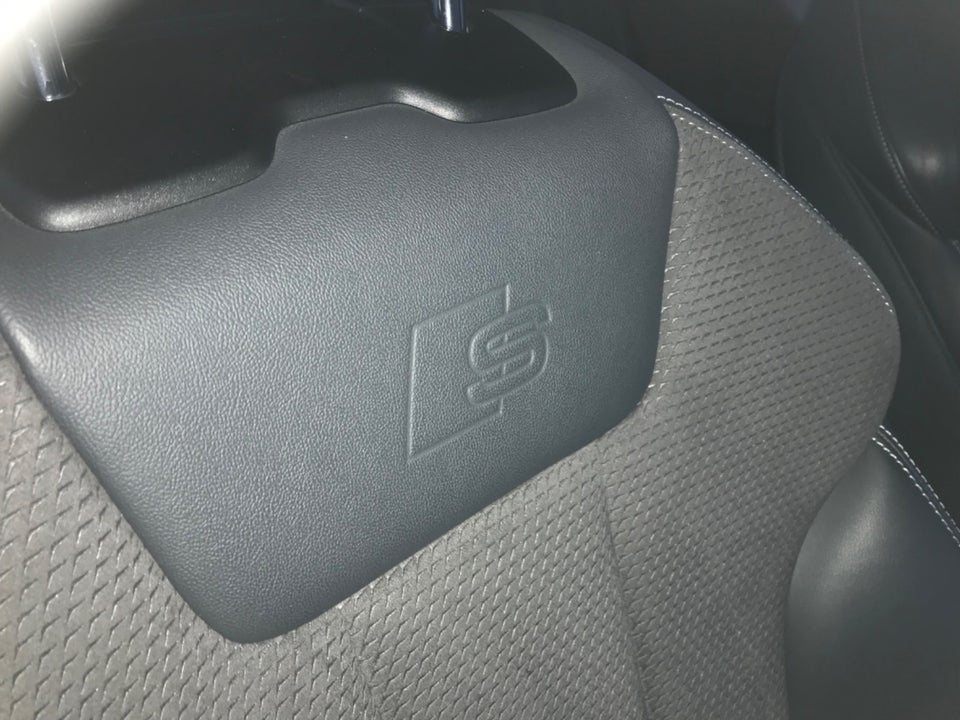 Audi A4 2,0 TDi 150 S-line Sport Avant S-tr. 5d