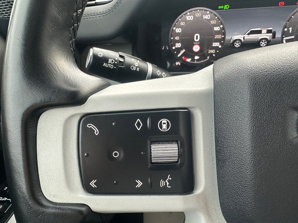 Land Rover Defender 90 3,0 D250 Hard Top X-Dynamic SE aut. Van 3d