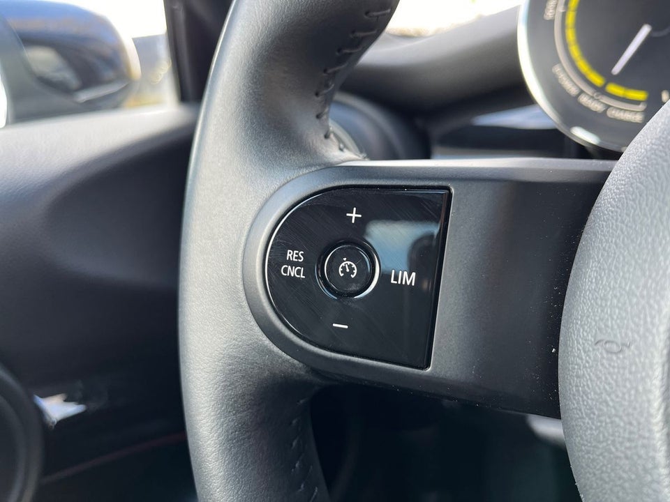 MINI Cooper SE Camden Edition 3d