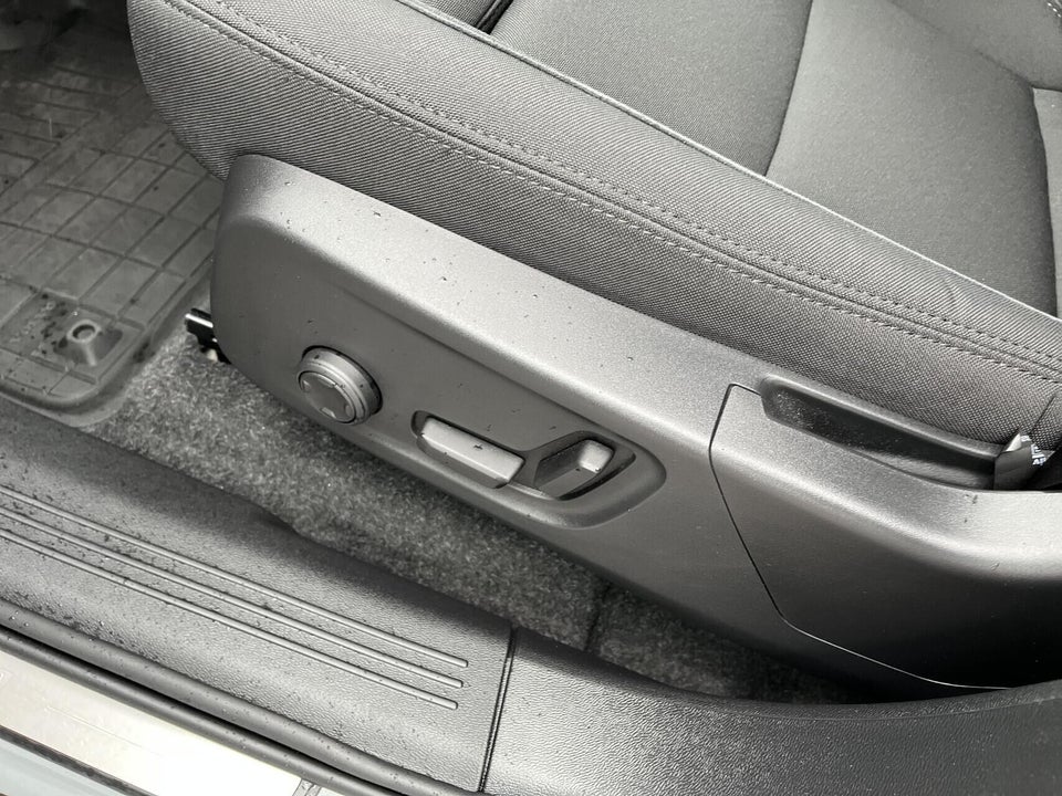 Volvo EX40 Extended Range Plus 5d