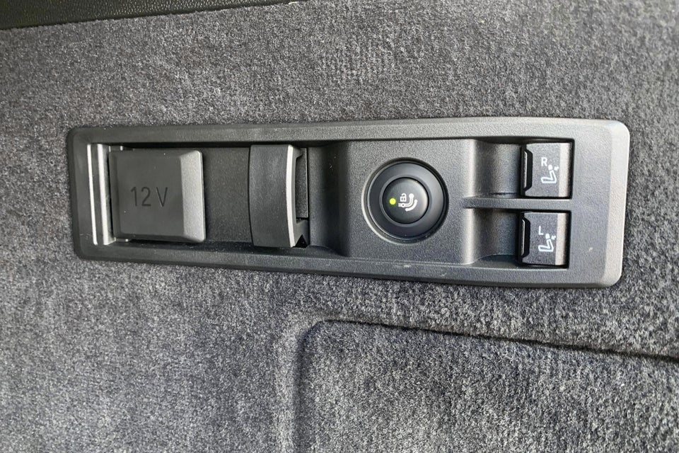 BMW iX xDrive60 Fully Charged 5d
