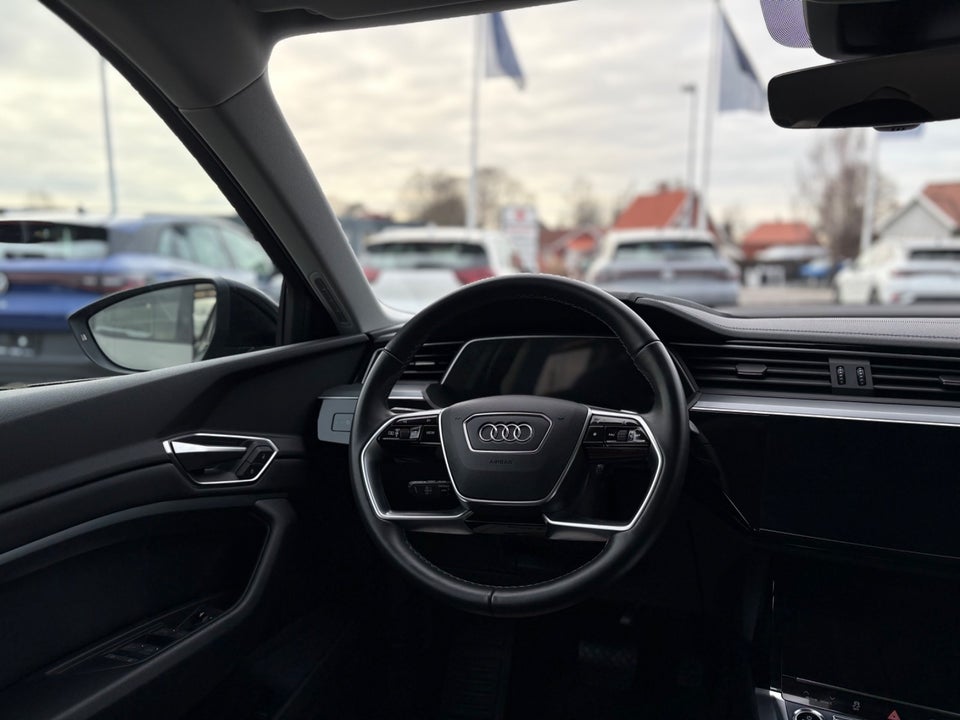 Audi Q8 e-tron 50 S-line Sportback quattro 5d