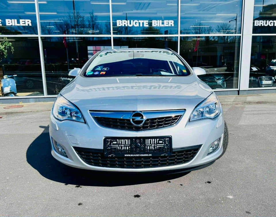 Opel Astra 1,4 T 140 Enjoy Sports Tourer 5d