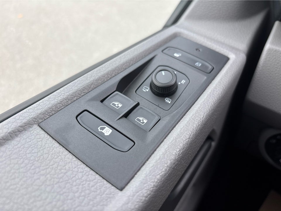 VW Transporter 2,0 TDi 150 Kassevogn DSG kort