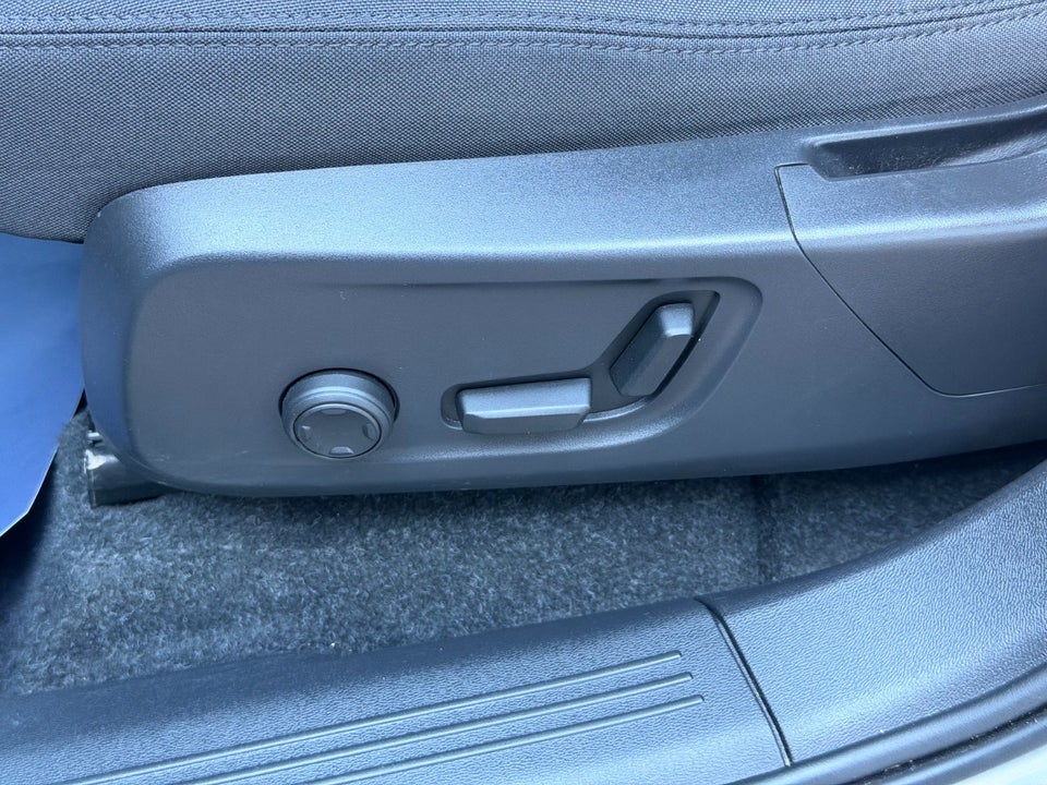 Volvo XC40 ReCharge Extended Range Plus 5d