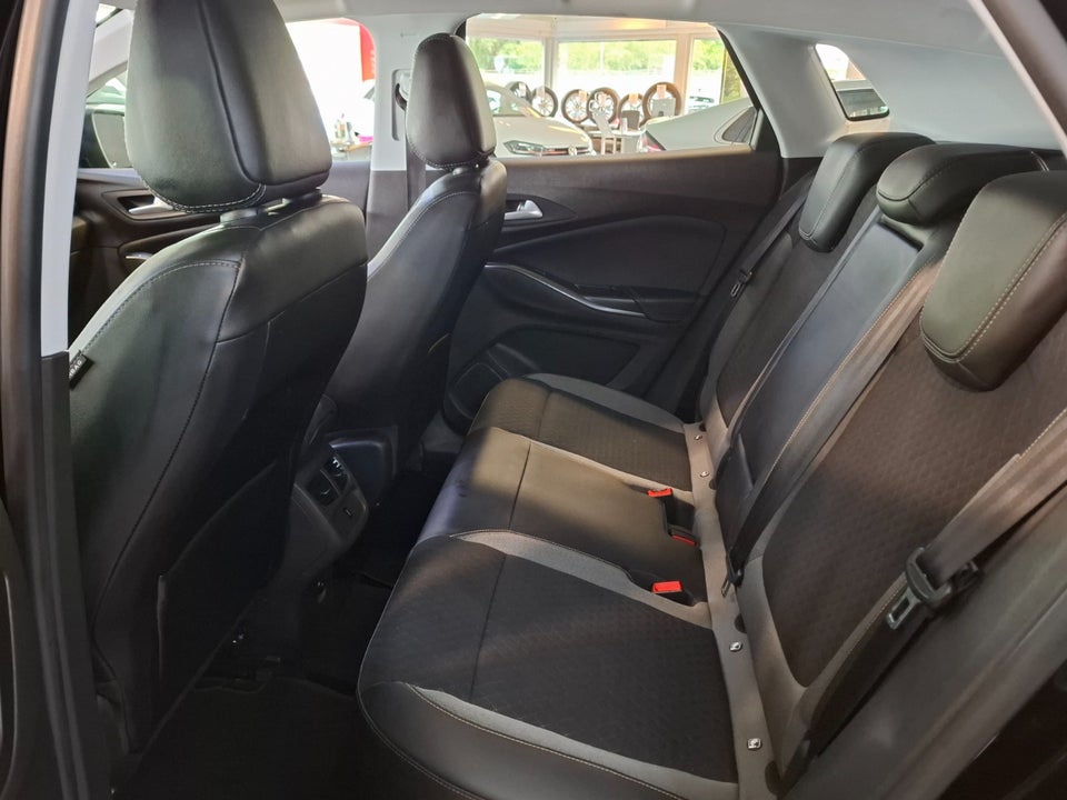 Opel Grandland X 1,6 Hybrid4 Ultimate aut. 5d