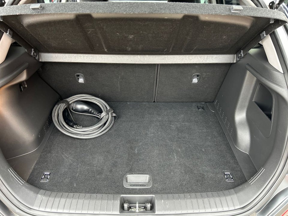 Hyundai Kona 64 EV Essential 5d