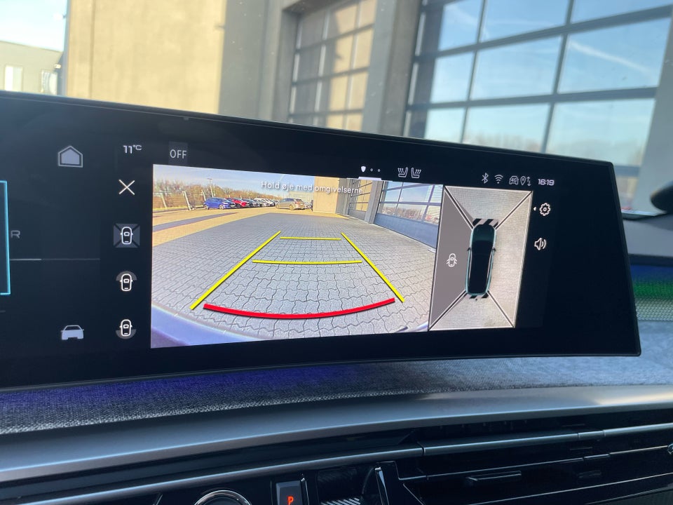 Peugeot e-3008 77 GT Pack 5d