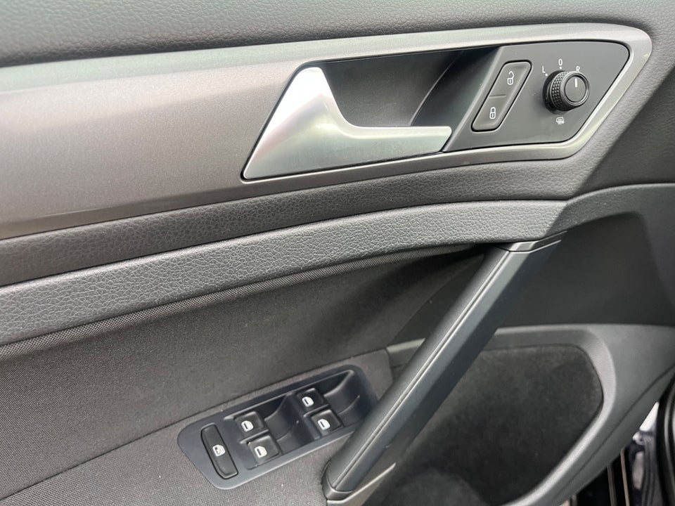 VW Golf VII 1,2 TSi 105 Comfortline Variant BMT 5d