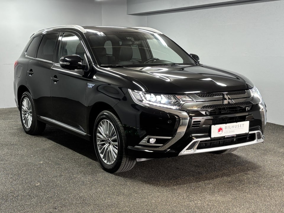Mitsubishi Outlander 2,4 PHEV Instyle CVT 4WD 5d