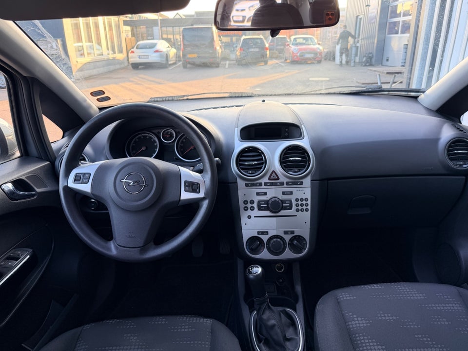 Opel Corsa 1,2 16V Enjoy 5d