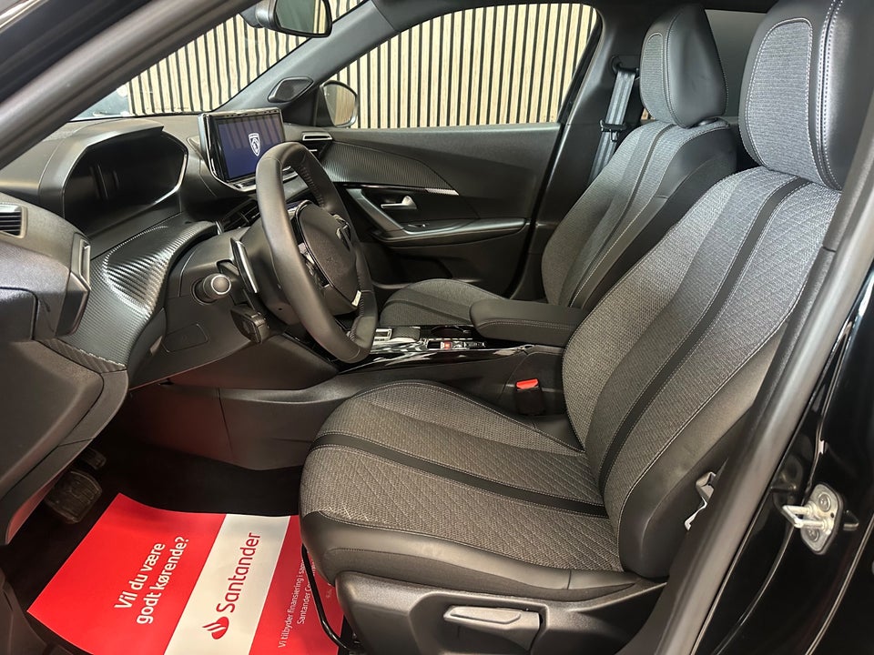 Peugeot 2008 1,2 PureTech 130 First Selection EAT8 5d