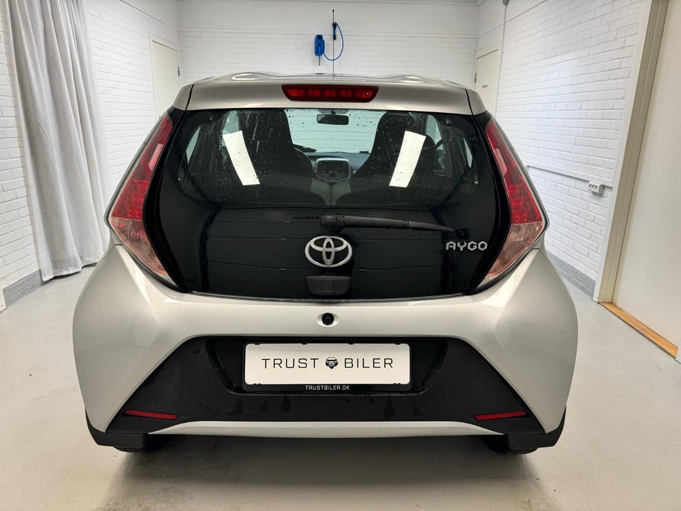 Toyota Aygo 1,0 VVT-i x-play 5d