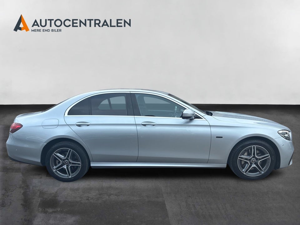 Mercedes E300 de 2,0 AMG Line aut. 4Matic 4d