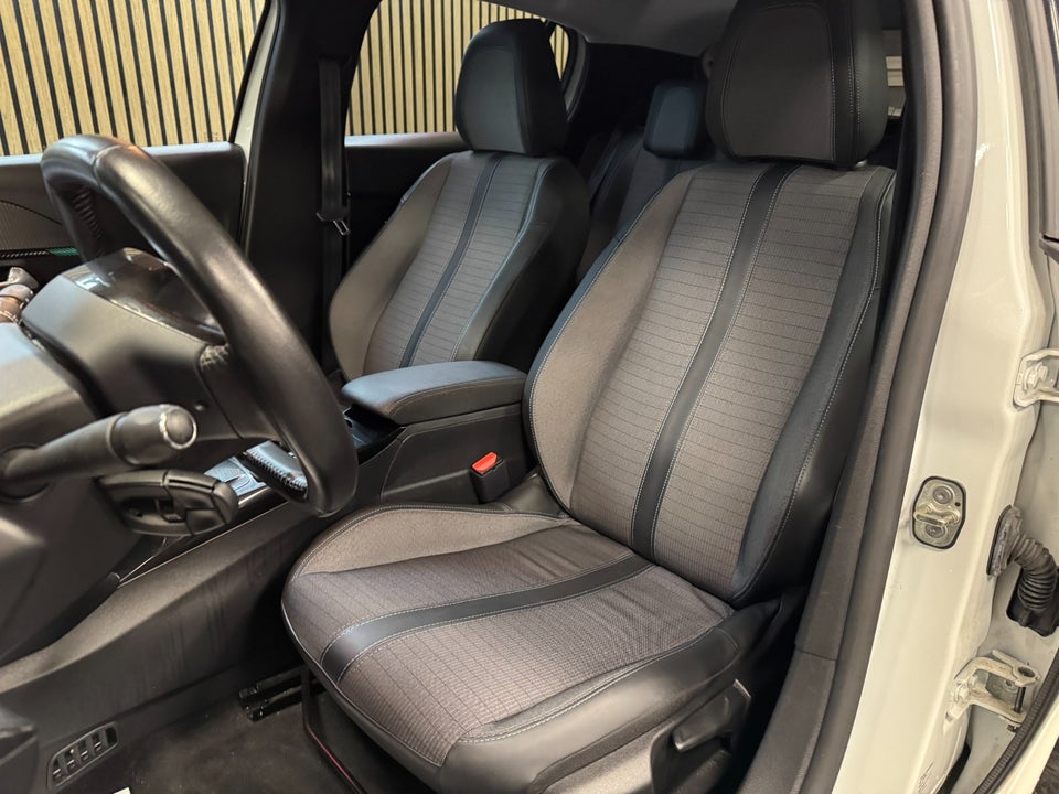 Peugeot e-208 50 Allure 5d