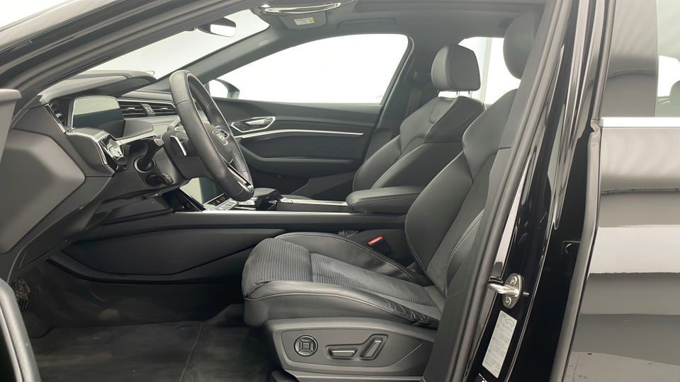 Audi e-tron 55 S-line quattro 5d