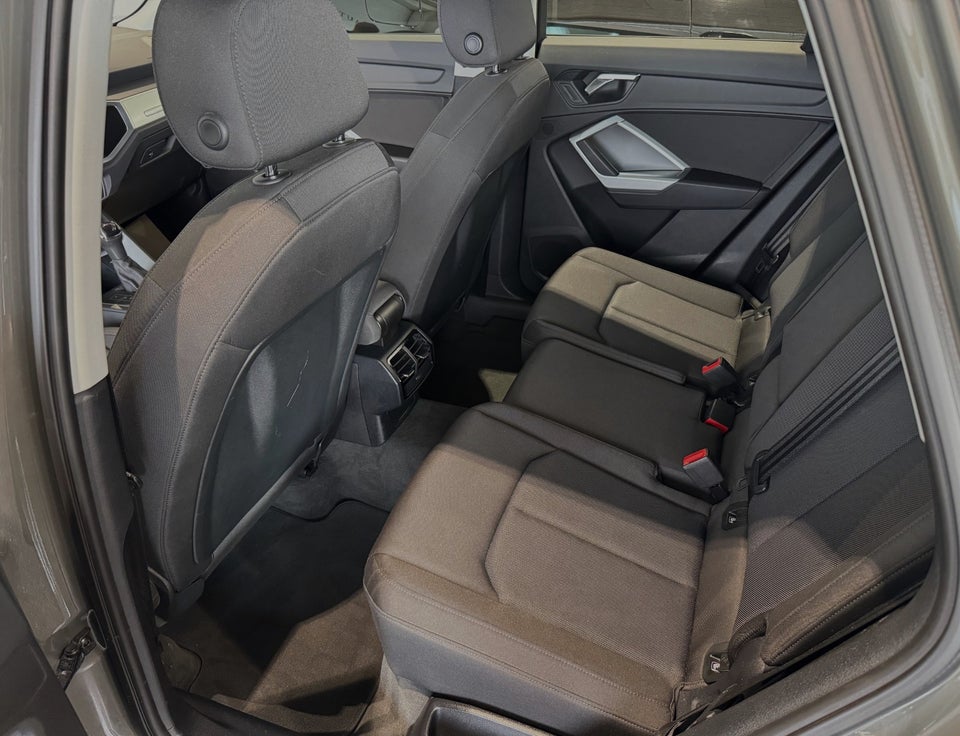 Audi Q3 35 TDi S-line S-tr. 5d