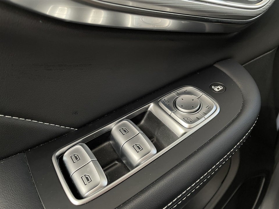 MG Marvel R Luxury 5d