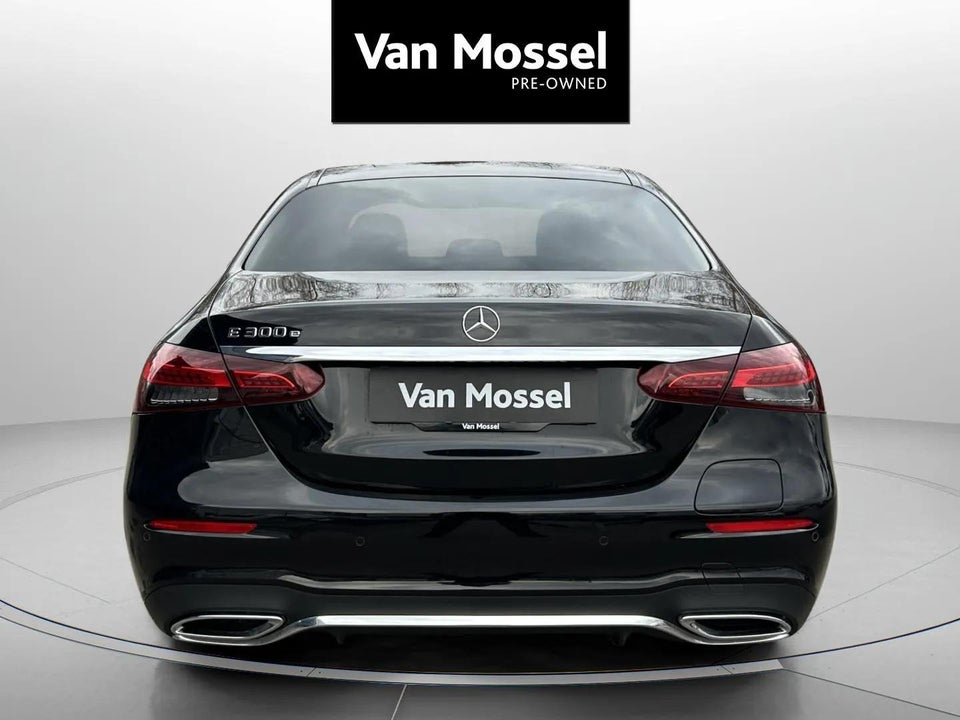 Mercedes E300 e 2,0 AMG Line aut. 4d