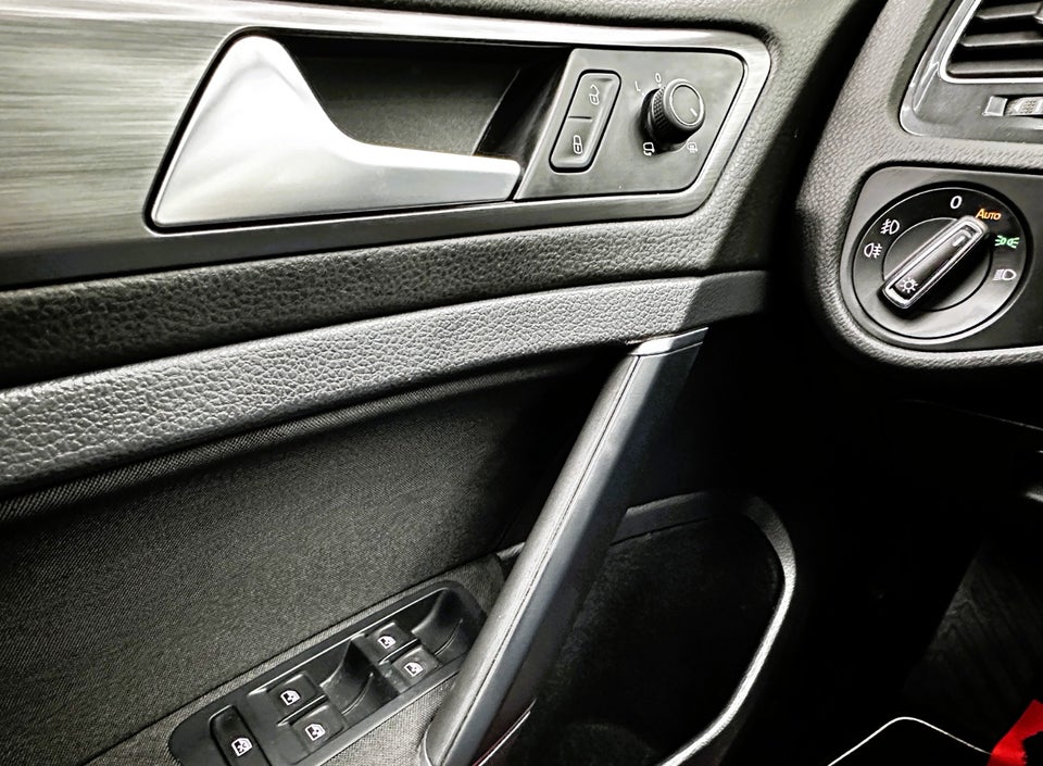 VW Golf VII 1,5 TSi 130 Comfortline DSG 5d