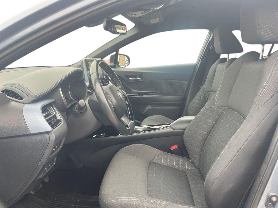 Toyota C-HR 1,8 Hybrid C-LUB Smart CVT 5d