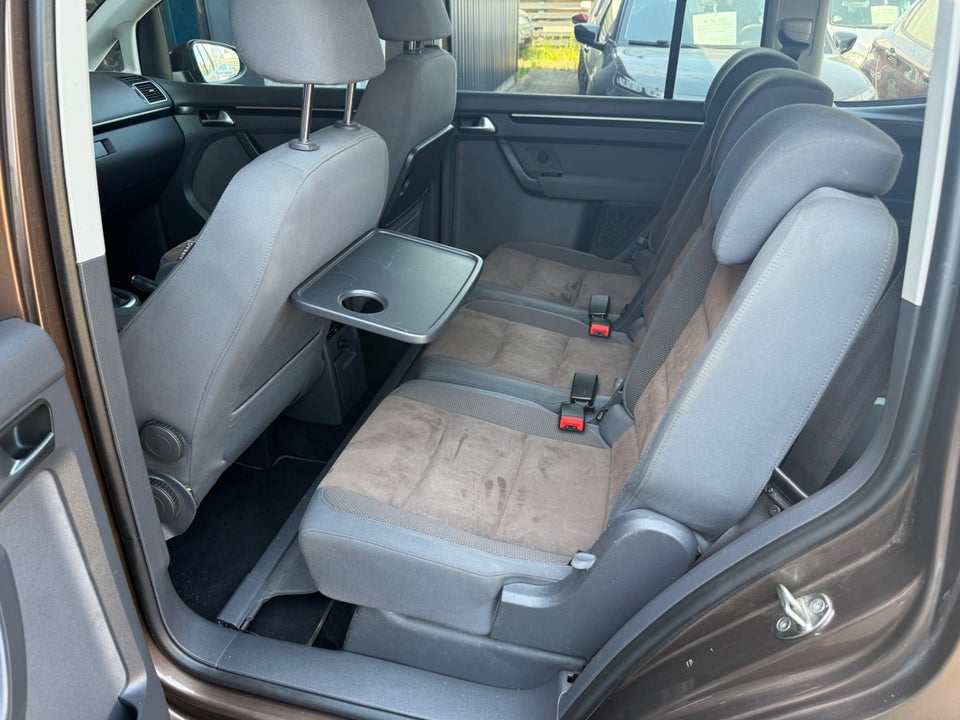 VW Touran 2,0 TDi 140 Comfortline DSG BMT 7prs 5d