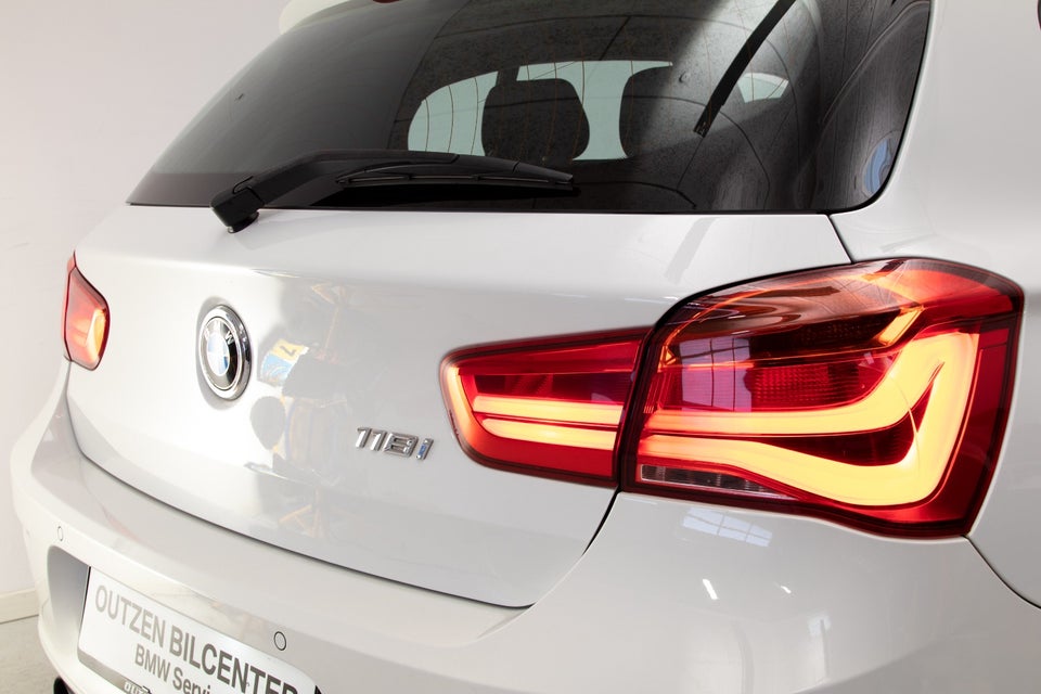 BMW 118i 1,5 Advantage aut. 5d