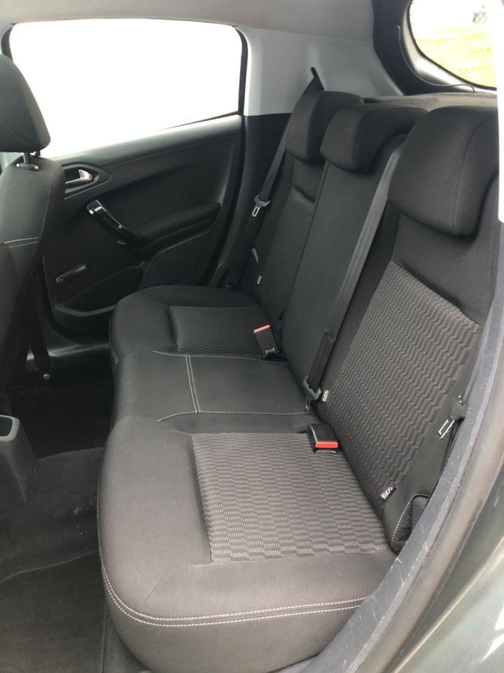 Peugeot 208 1,6 BlueHDi 100 Envy Sky 5d