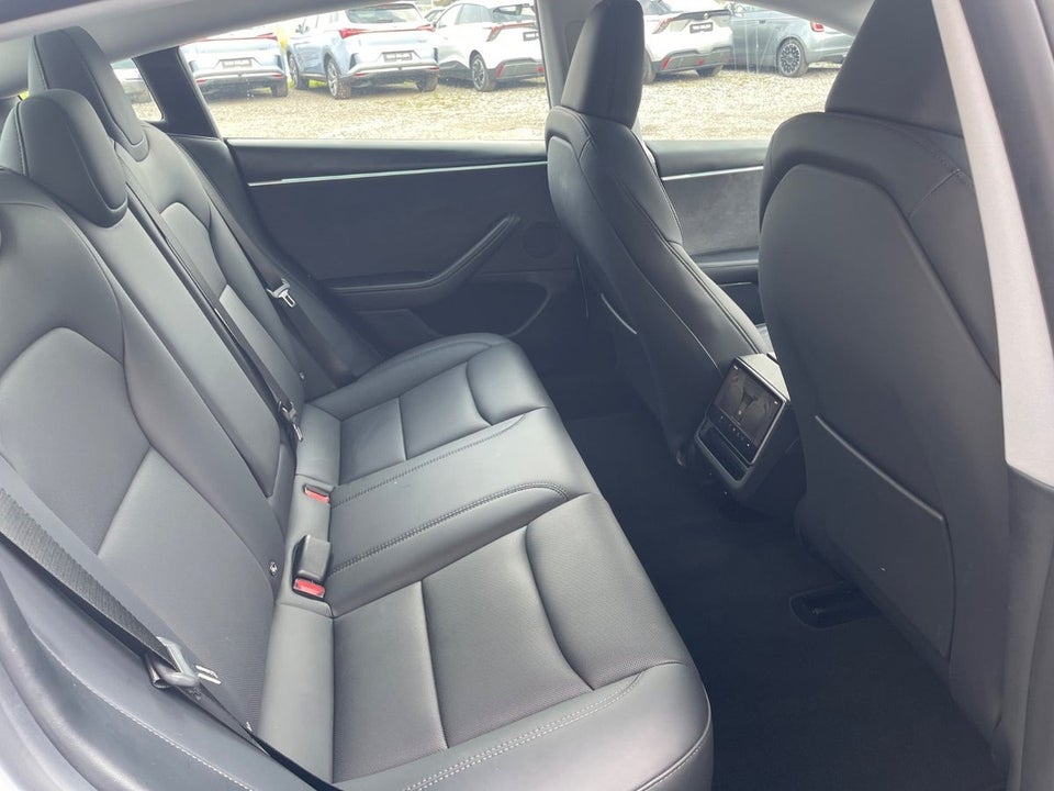 Tesla Model 3 Long Range AWD 4d