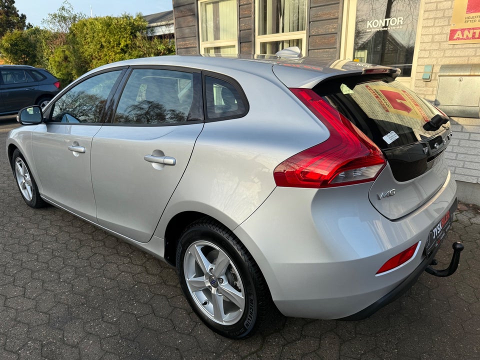 Volvo V40 1,6 D2 115 Kinetic 5d