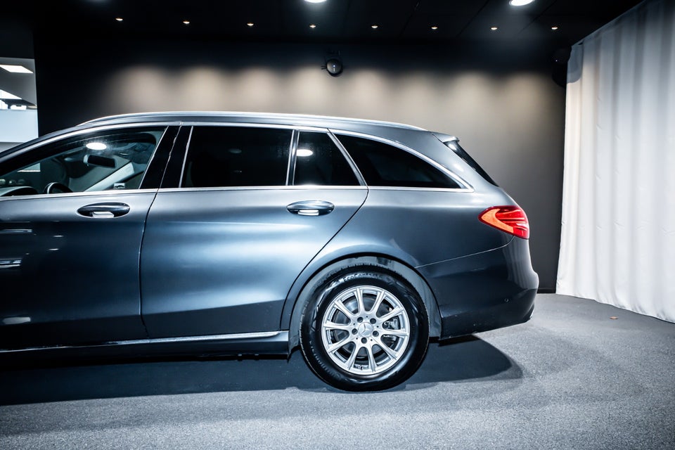 Mercedes C220 d 2,2 Avantgarde stc. aut. 5d