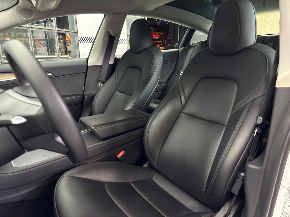 Tesla Model 3 Long Range AWD 4d
