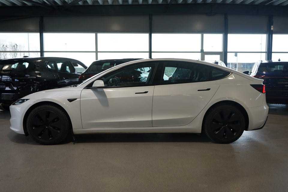 Tesla Model 3 Long Range AWD 4d