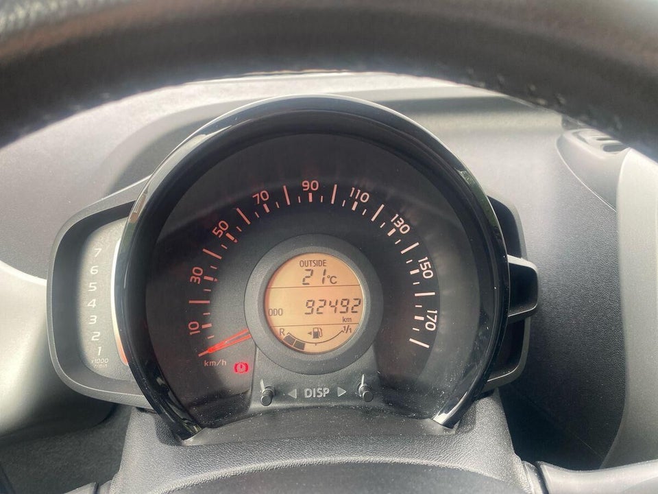 Toyota Aygo 1,0 VVT-i x-black 5d