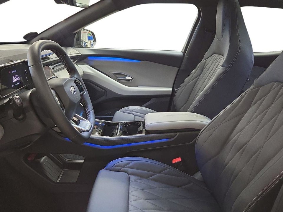 Ford Explorer 82 Premium Extended Range Van 5d