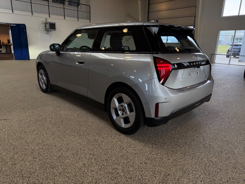 MINI Cooper SE Essential 3d