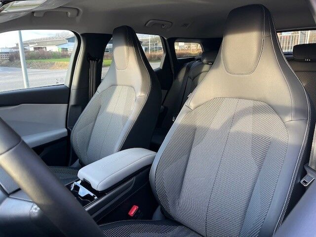 Ford Explorer 79 Select Extended Range AWD 5d