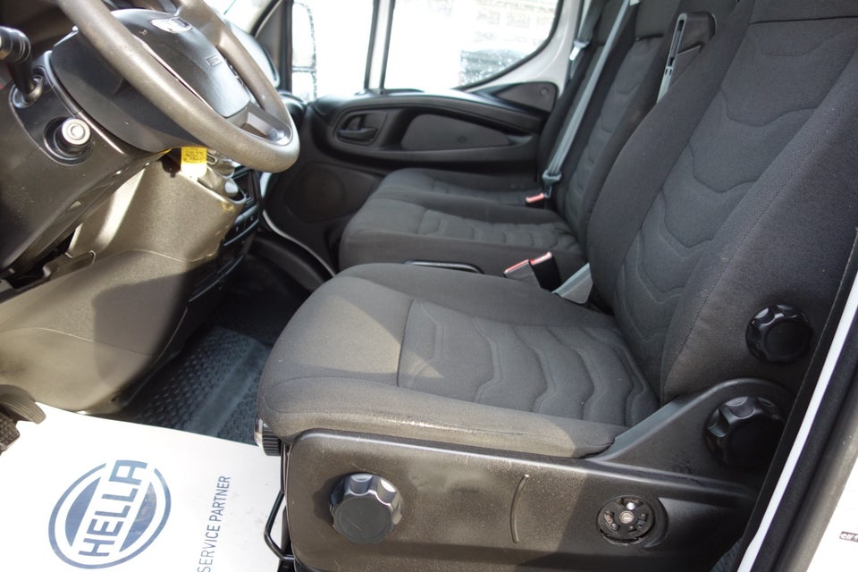 Iveco Daily 3,0 35C17 Db.Kab m/lad 4d
