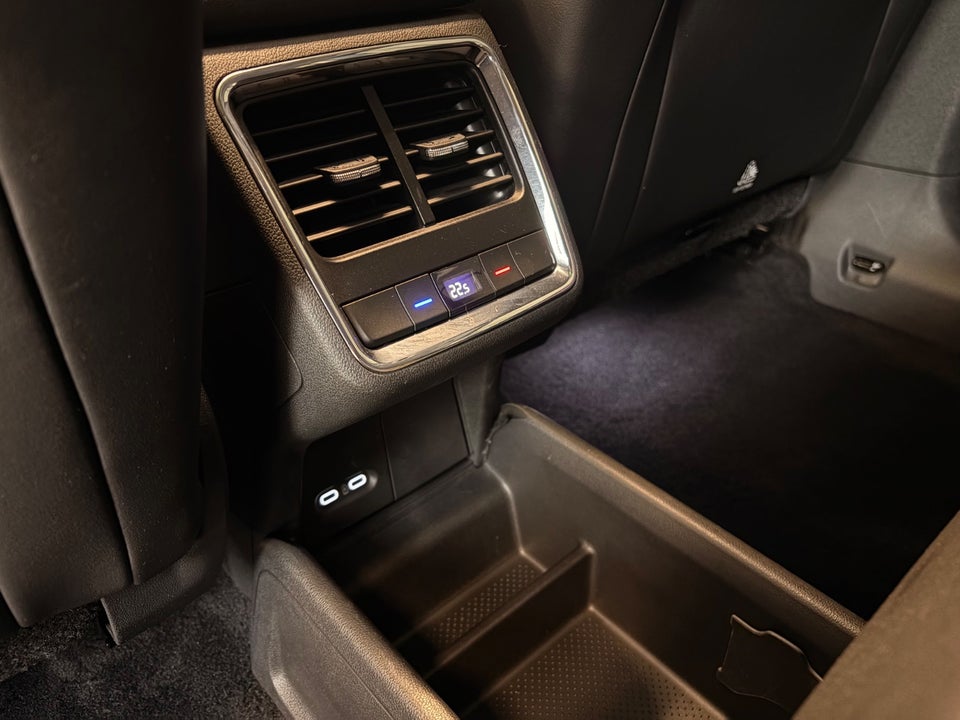 Skoda Enyaq 80 iV Design Selection Suite 5d