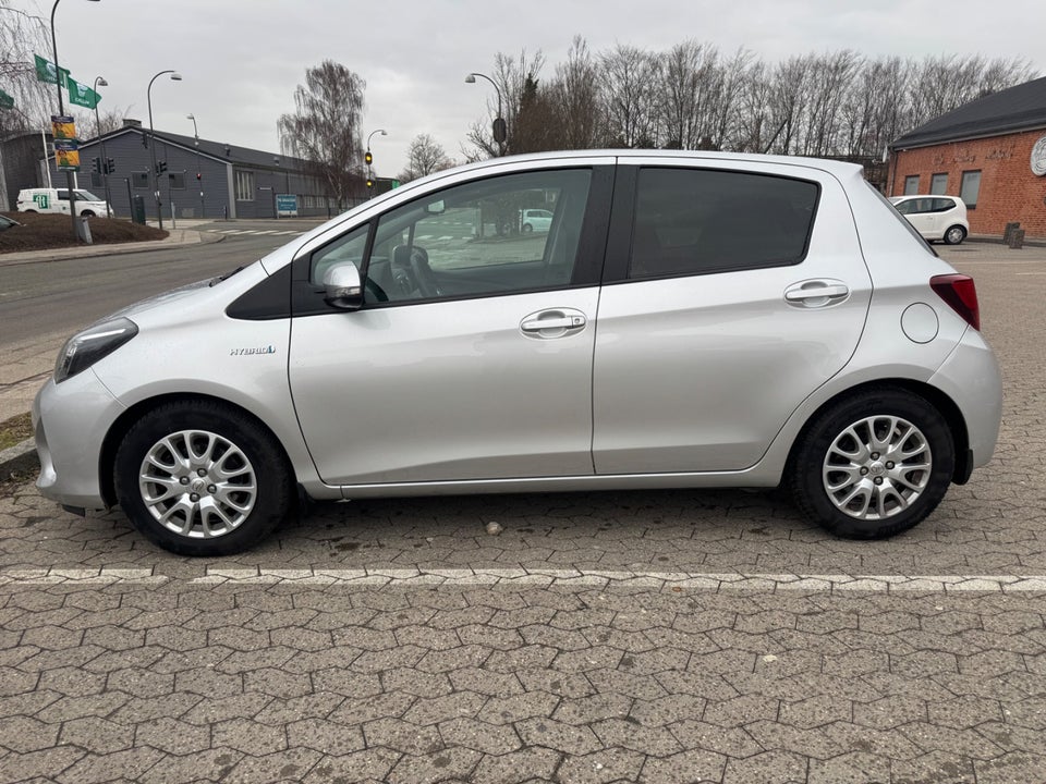 Toyota Yaris 1,5 Hybrid H3 e-CVT 5d