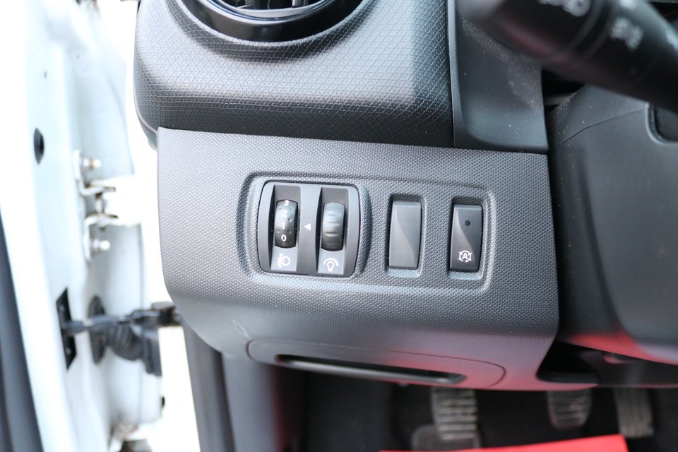 Renault Clio IV 0,9 TCe 90 Expression Sport Tourer 5d