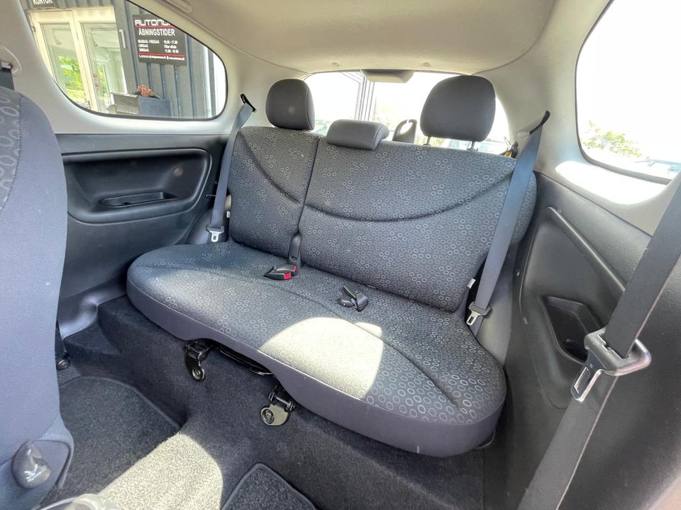 Toyota Yaris 1,0 Terra 3d