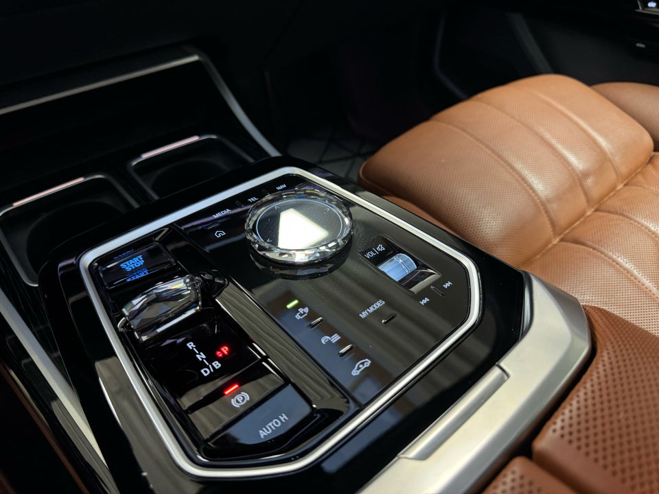 BMW i7 xDrive60 M-Sport 4d