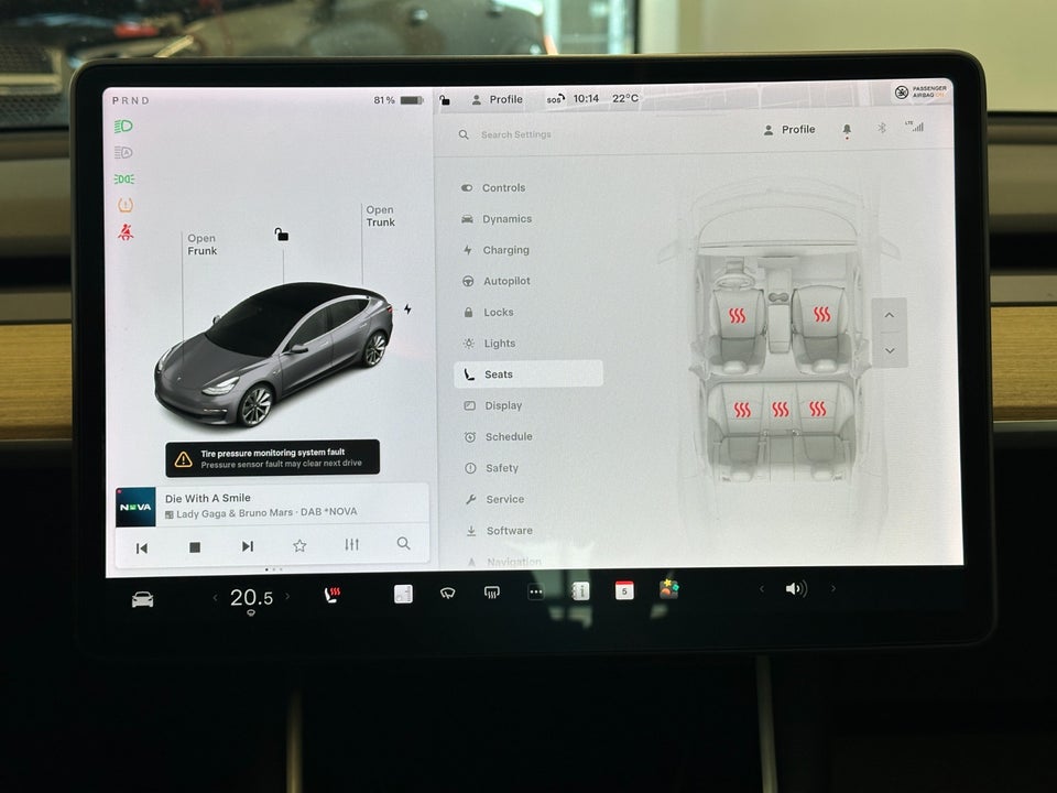 Tesla Model 3 Long Range AWD 4d