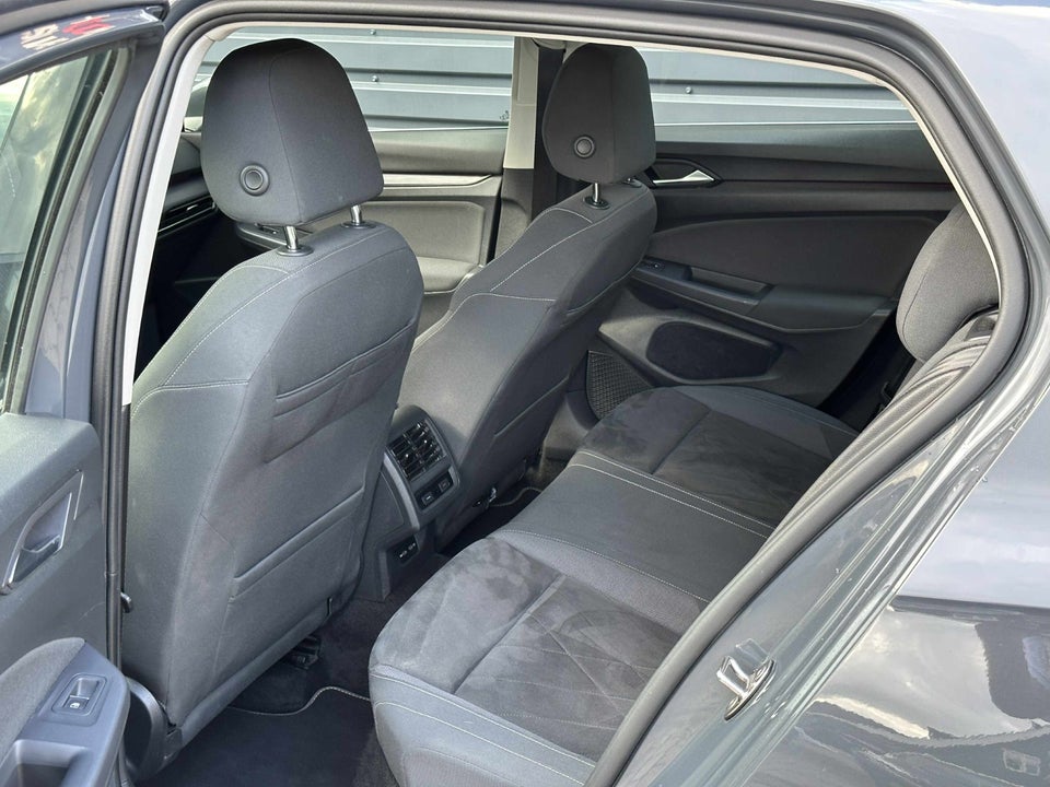 VW Golf VIII 1,4 eHybrid DSG 5d