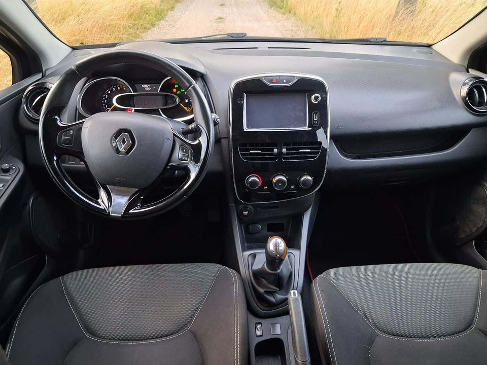 Renault Clio IV 1,2 16V Expression 5d
