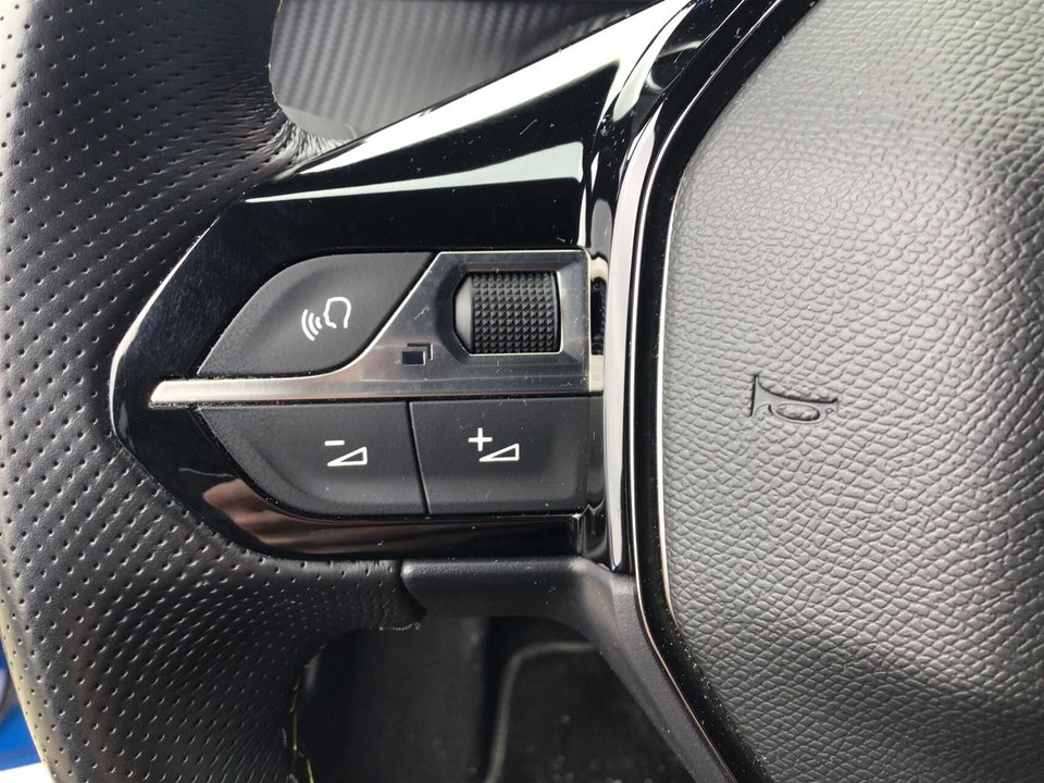Peugeot e-208 50 GT Limited 5d