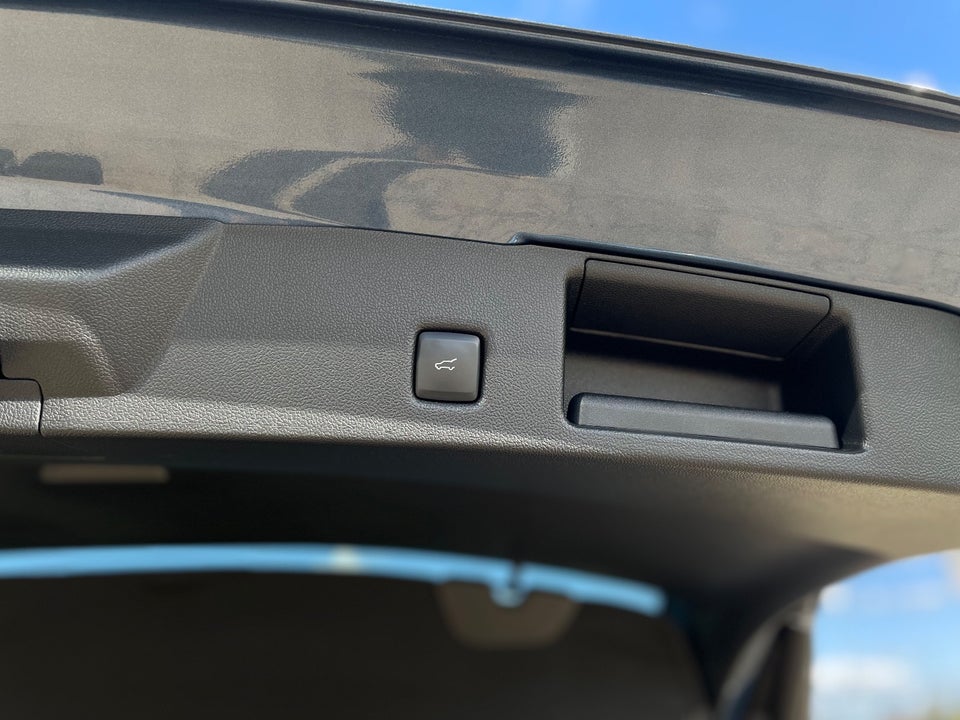 Ford Kuga 2,5 PHEV ST-Line X CVT 5d